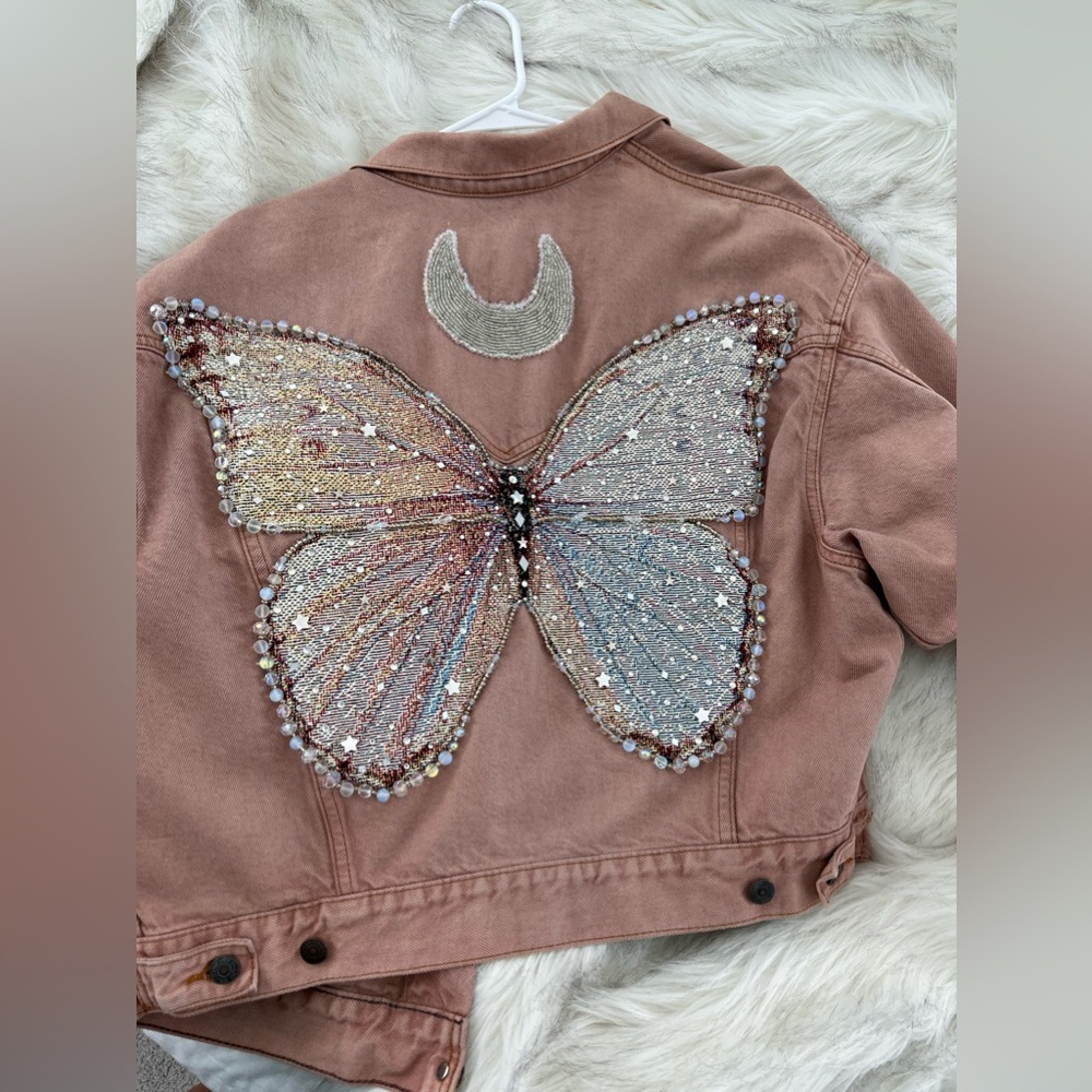 Levi’s “Wild&Free” Jacket - Picture 2 of 4